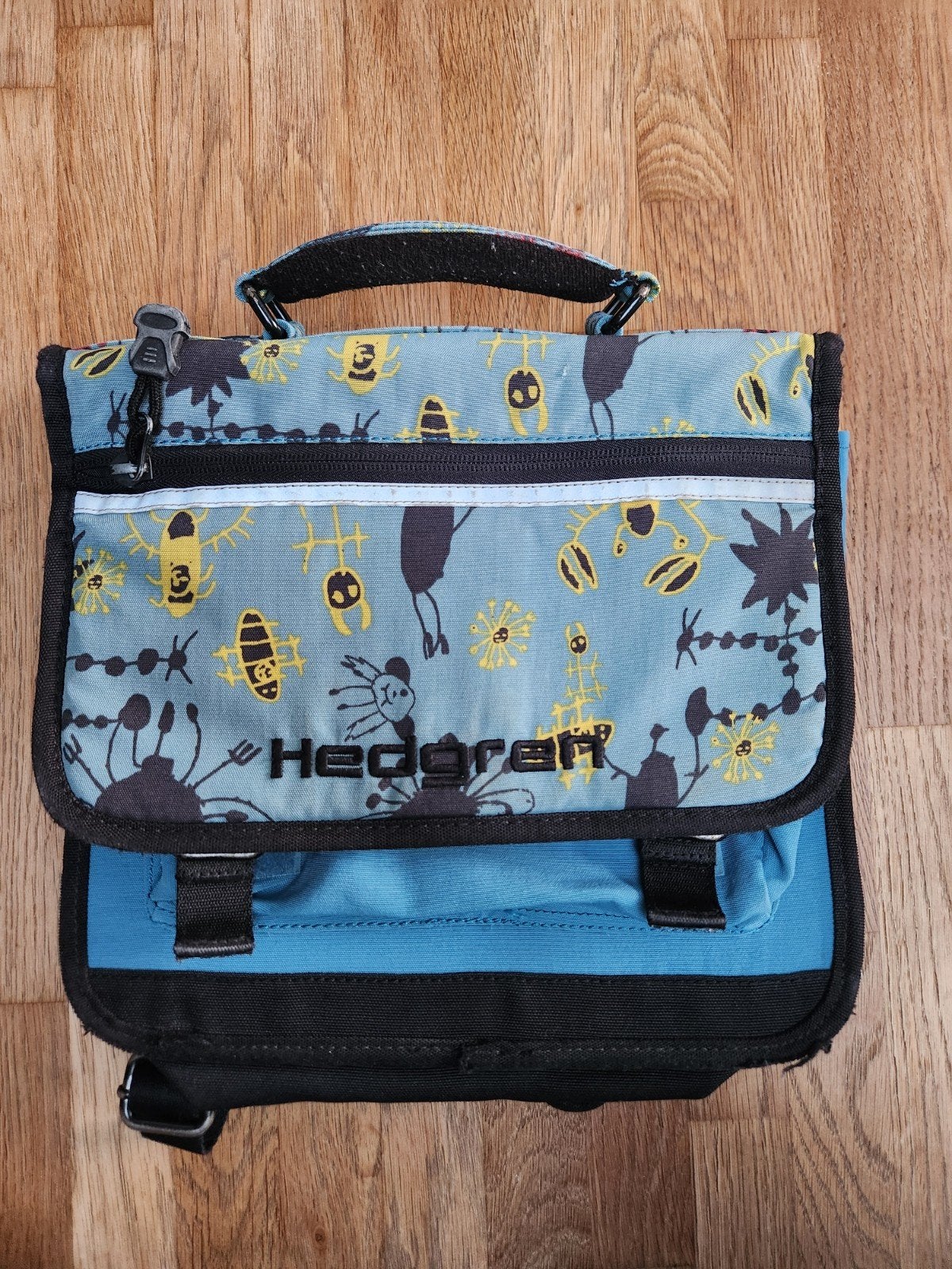 kleuterboekentas van Hedgren, Ophalen