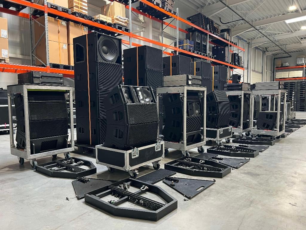 36x d&b audiotechnikk: 16x Y8/Y12 16x Y-SUB 4x D80 rigging, Audio, Tv en Foto, Luidsprekerboxen, Ophalen of Verzenden, Gebruikt