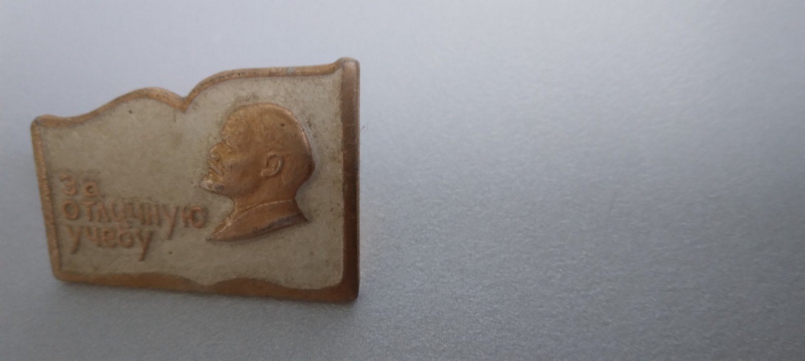 Pins, Enlèvement ou Envoi