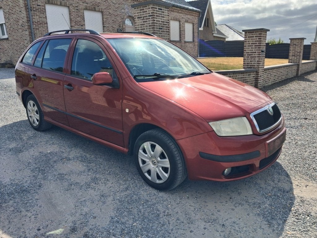 Skoda fabia tdi 11/2006, Voorwielaandrijving, Stof, Zwart, Bedrijf