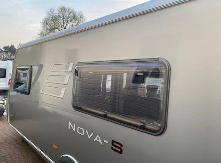 Eriba Hymer Nova S690, Grand lit, 6 à 7 mètres, Entreprise, Poêle