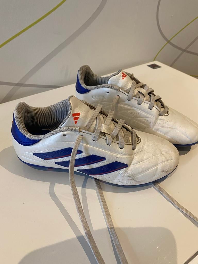 Adidas Copa pure kindervoetbalschoenen. Maat 34, Sport en Fitness, Ophalen, Zo goed als nieuw, Schoenen
