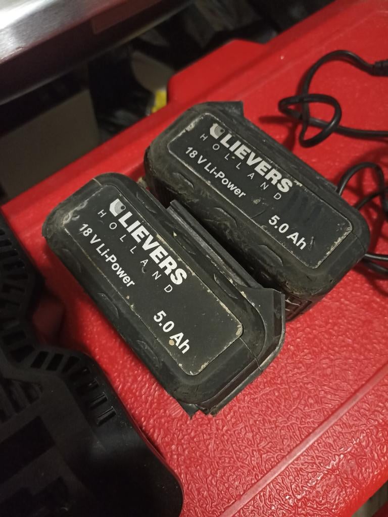 Batteries et chargeur Lievers, Bosch,Makita,DeWalt, Enlèvement ou Envoi, Utilisé