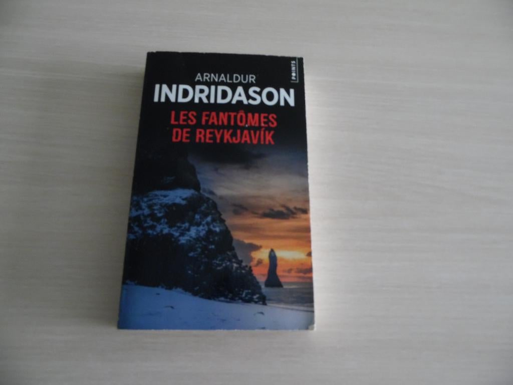 LES FANTÔMES DE REYKJAVIK      ARNALDUR INDRIDASON, Boeken, Detectives, Zo goed als nieuw, Ophalen of Verzenden