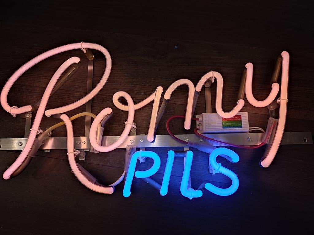 Romy Pils Neon origineel met restauratie door vorigeigenaar, Verzamelen, Ophalen