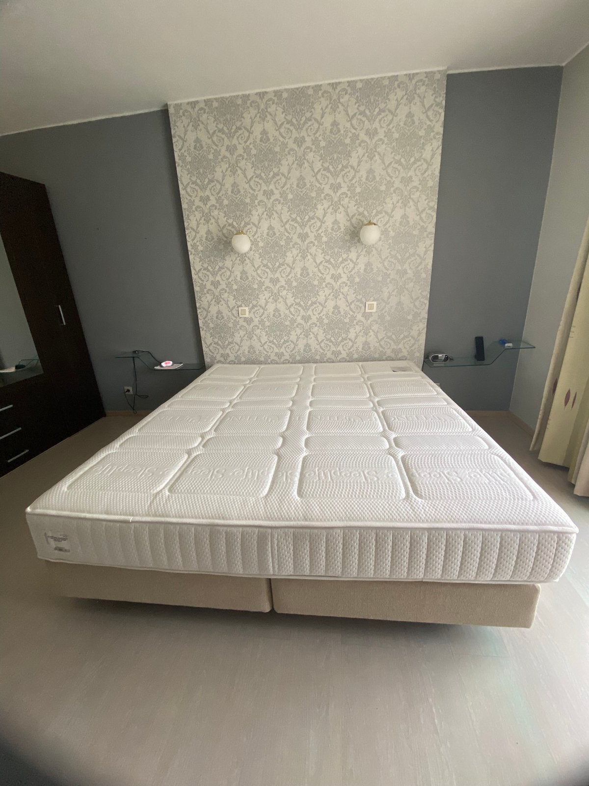 Boxspring met nieuwe matras, Ophalen, Zo goed als nieuw