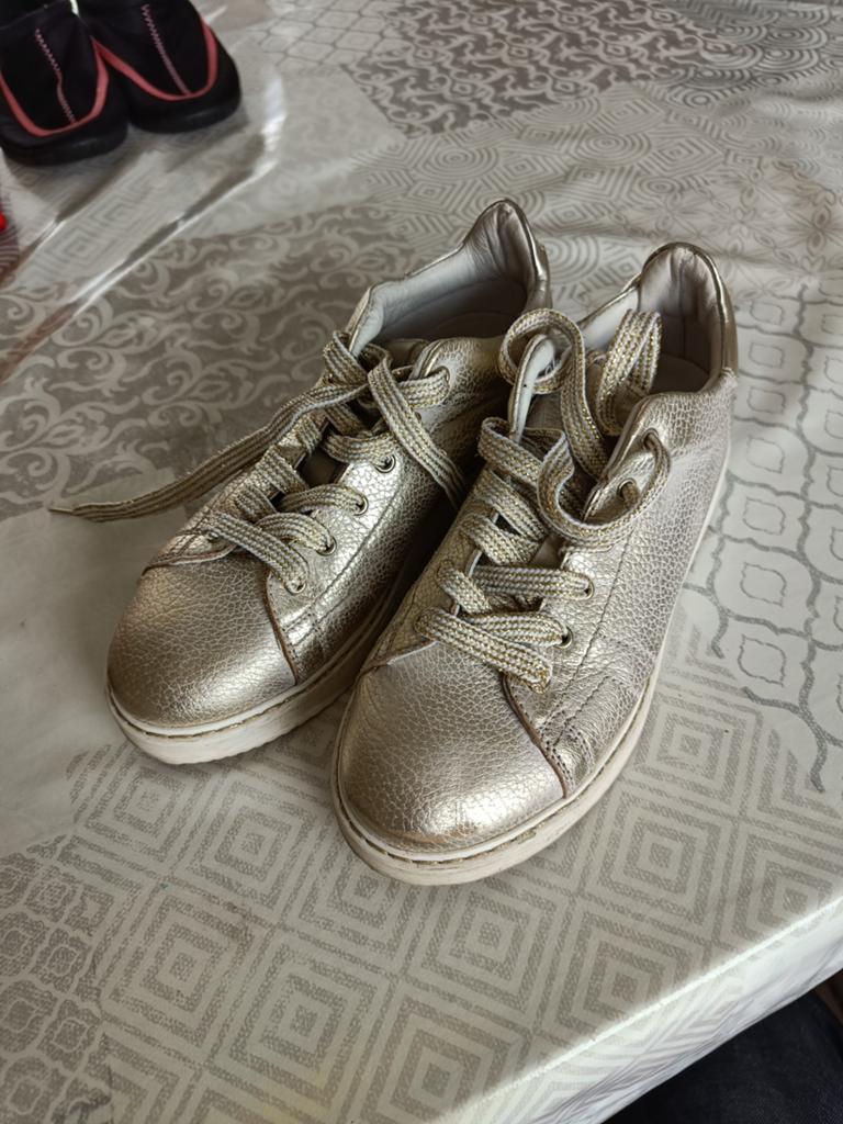 Goudkleurige schoenen terre bleue, Kinderen en Baby's, Ophalen, Terre bleue, Schoenen