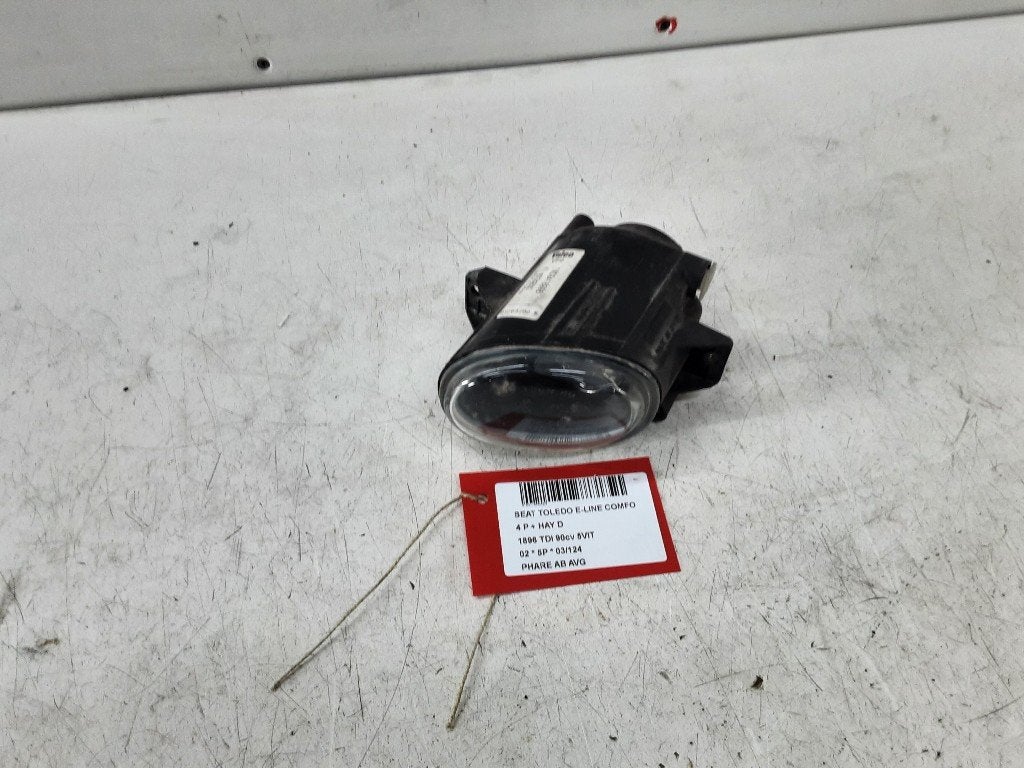 MISTLAMP LINKS VOOR Seat Toledo (1M2) (1MO09416999B), Gebruikt, Service@seat.de, Seat Deutschland GmbH, Seat