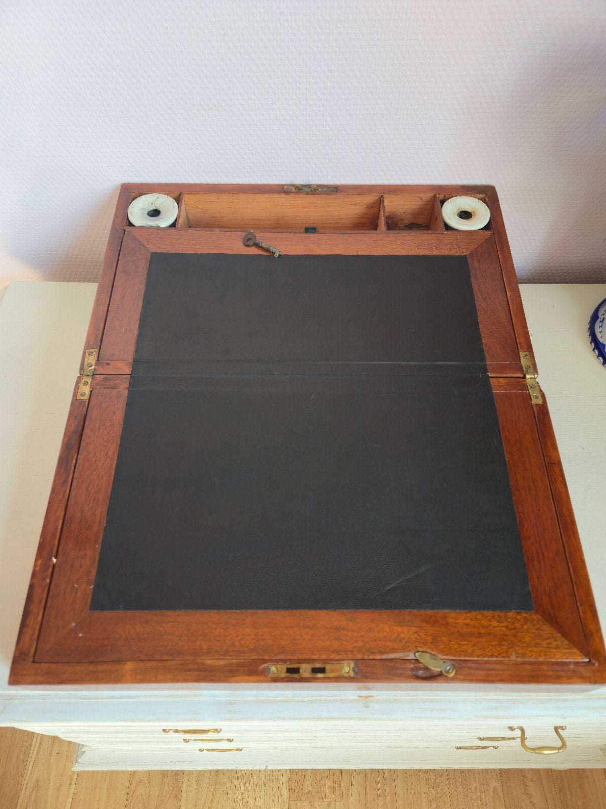 Oude antieke schrijf bureau (schrijf tafel), Ophalen