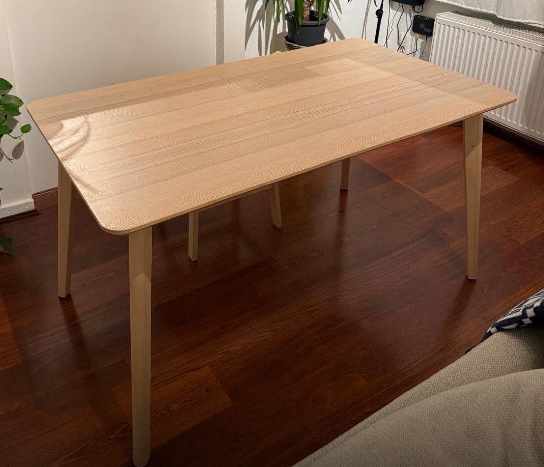Table IKEA LISABO — Très bon état, 100 à 150 cm, Quatre personnes, Comme neuf, Enlèvement