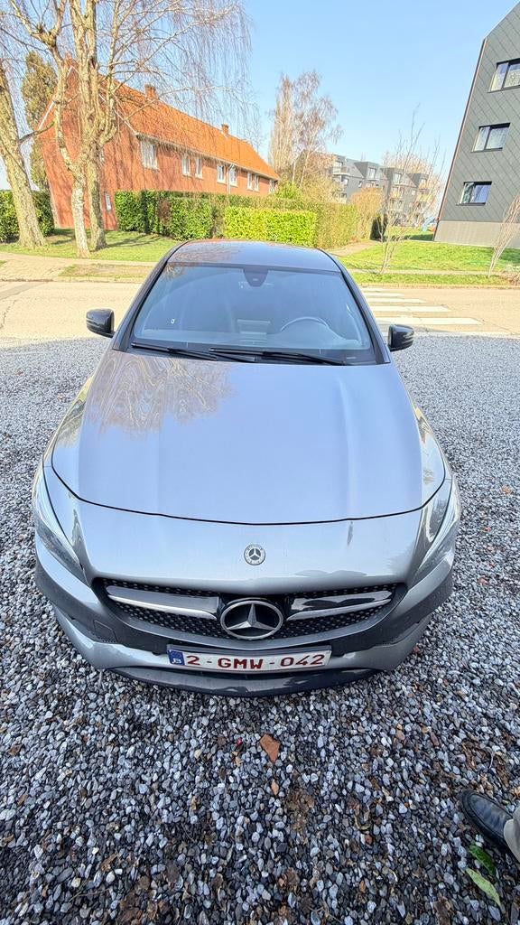 Mercedes CLA 200D, Auto's, Mercedes-Benz, Particulier, Dealer onderhouden, Zilver of Grijs, Te koop