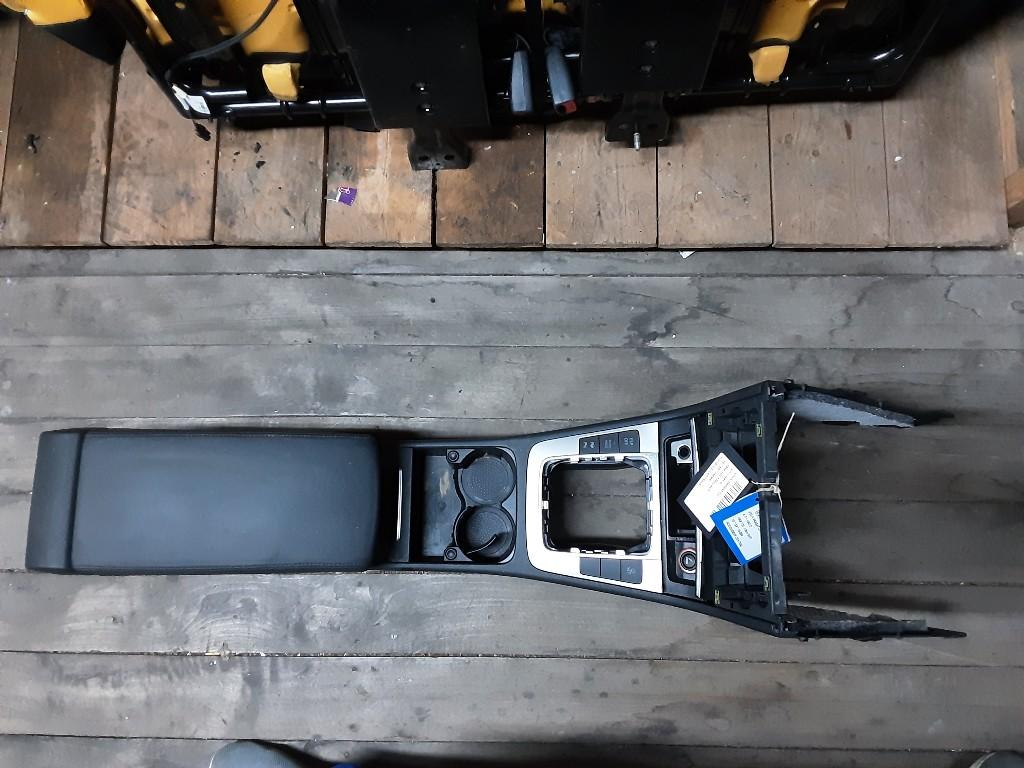 CONSOLE CENTRALE Volkswagen Passat CC (357) (3C1863241), Volkswagen, Mevr. I. Hauben, Utilisé, Rue de l'Espoir 34 34
4030  GRIVEGNÉE, BE