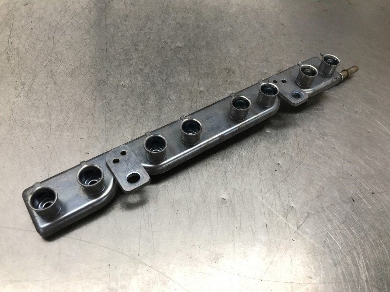 RAMPE D'INJECTION Nissan Juke (F15) (|175201KT0A|), Utilisé, Nissan