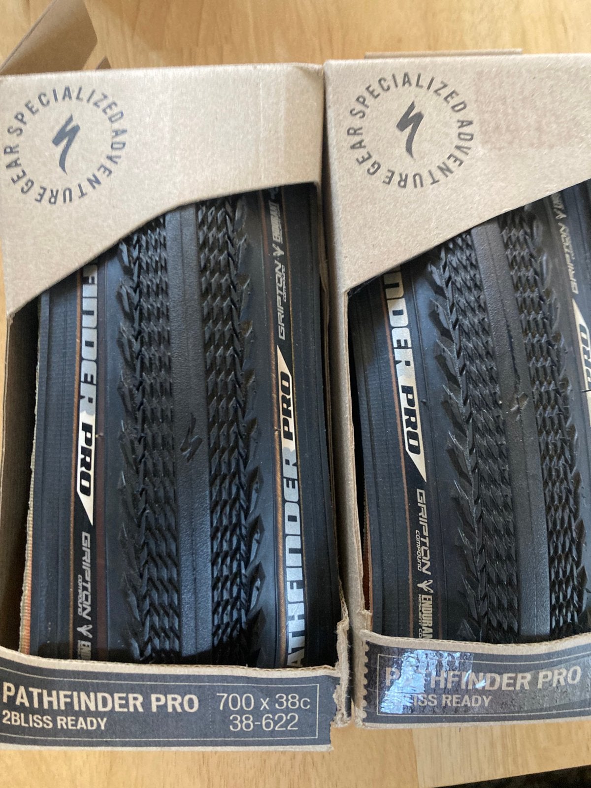 Specialized gravel banden, Fietsen en Brommers, Ophalen, Nieuw