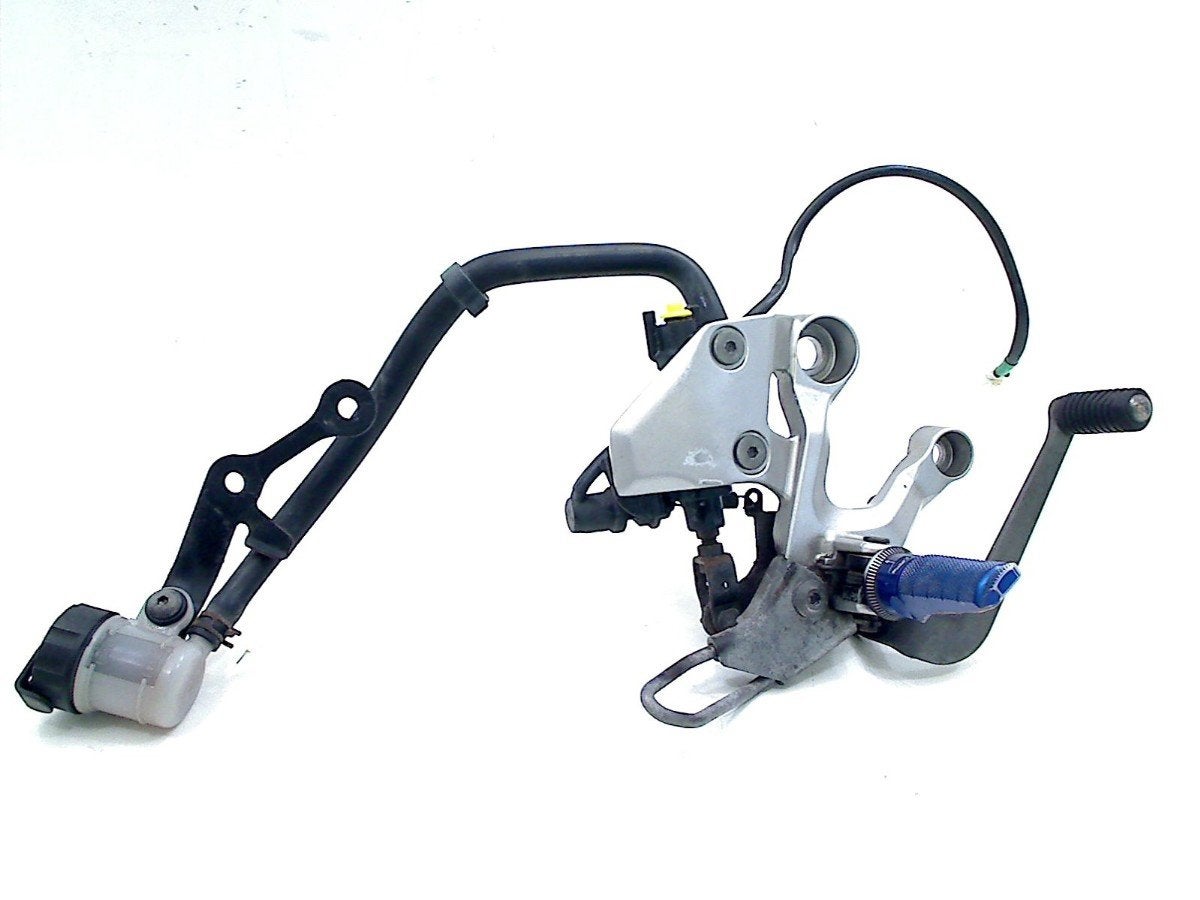 REPOSE PIEDS AVANT DROIT Yamaha, Motos, Dhr. S. di Majo, Utilisé, Info@cama-motorparts.nl, P.J. Troelstraweg 8 8
3144 CX  MAASSLUIS, NL