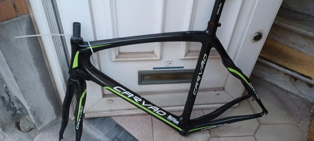 2  cadre velo taille  60 carbone  Isaac  .carvaro, Enlèvement, Utilisé, Cadre, Caarvao  et isaac  carbone