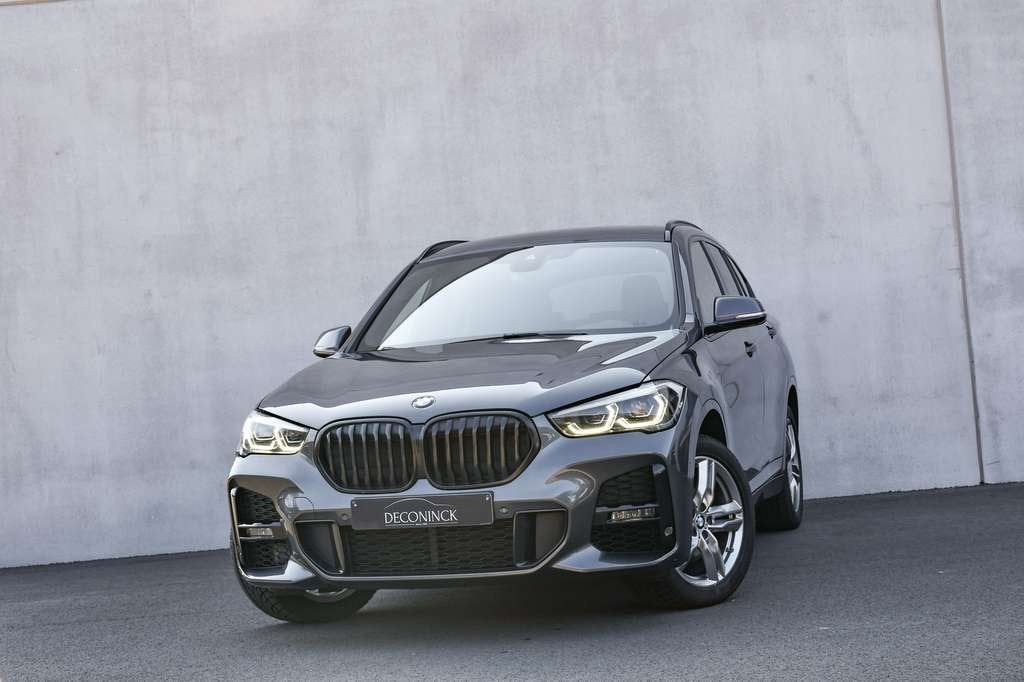 BMW X1 sDrive18i M Sport – 2021 – 64.625 km, Autos, BMW, Argent ou Gris, Achat, Euro 6, Noir