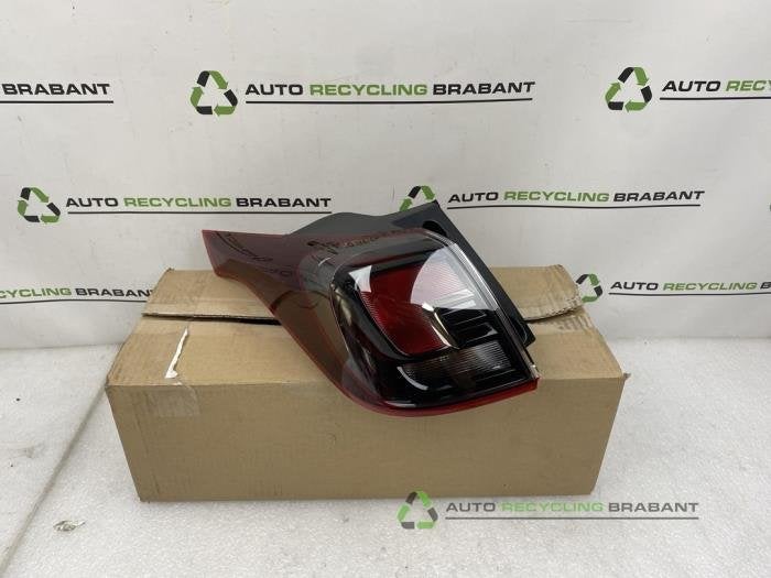 Achterlicht links van een Opel Crossland X, Gebruikt, -, -, Opel