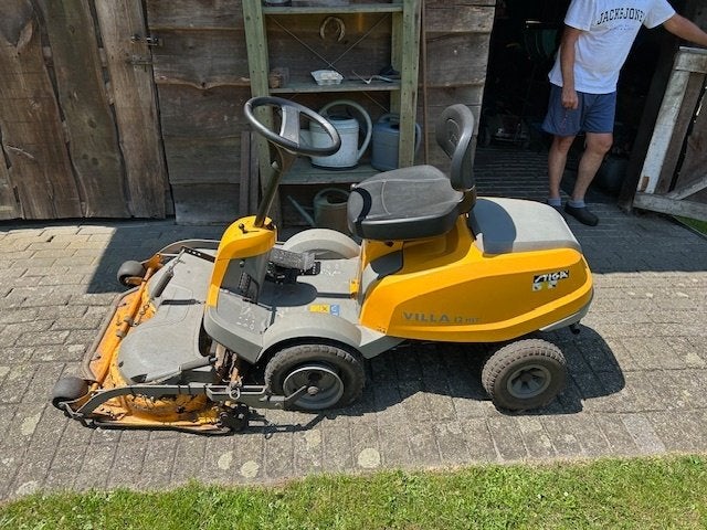 Grasmaaier Stiga, Stiga, Démarrage électrique, 120 cm ou plus, Enlèvement