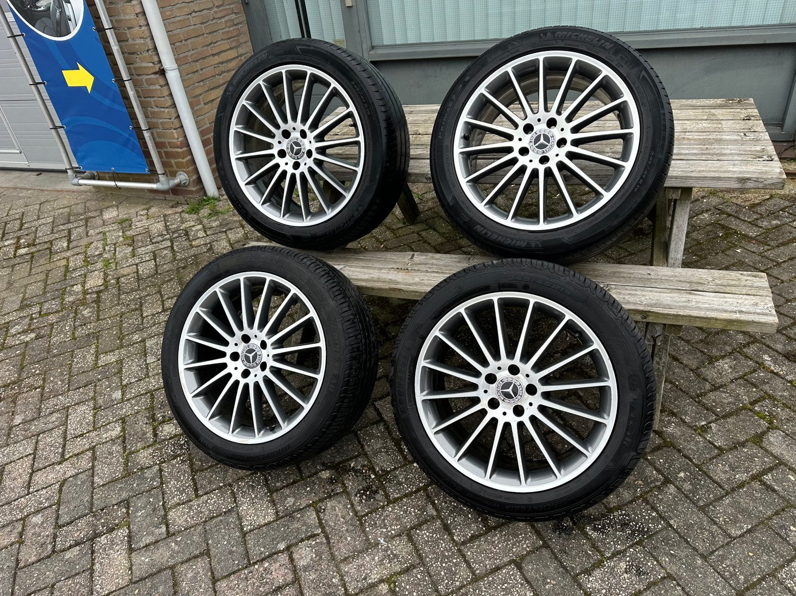 Jantes R19 avec pneus Mercedes W639, Pneus et Jantes, 245 mm, Pneus été, Utilisé