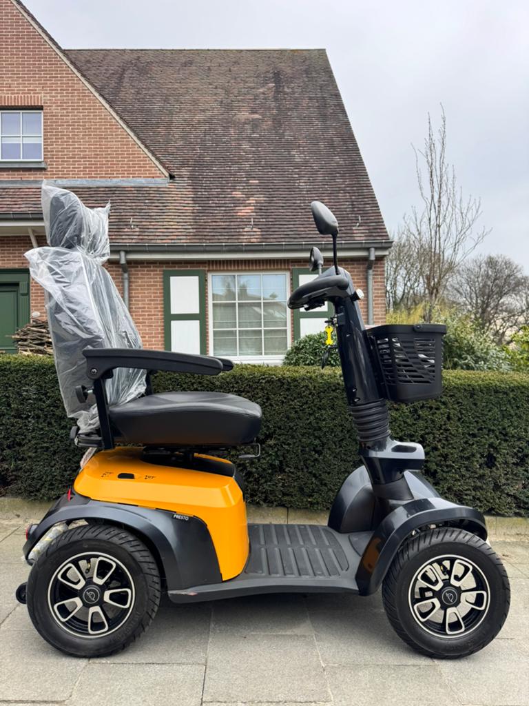 Zo goed als nieuw Scootmobiel L&M presto invalide scooter, Diversen, Rolstoelen, Ophalen of Verzenden, Zo goed als nieuw