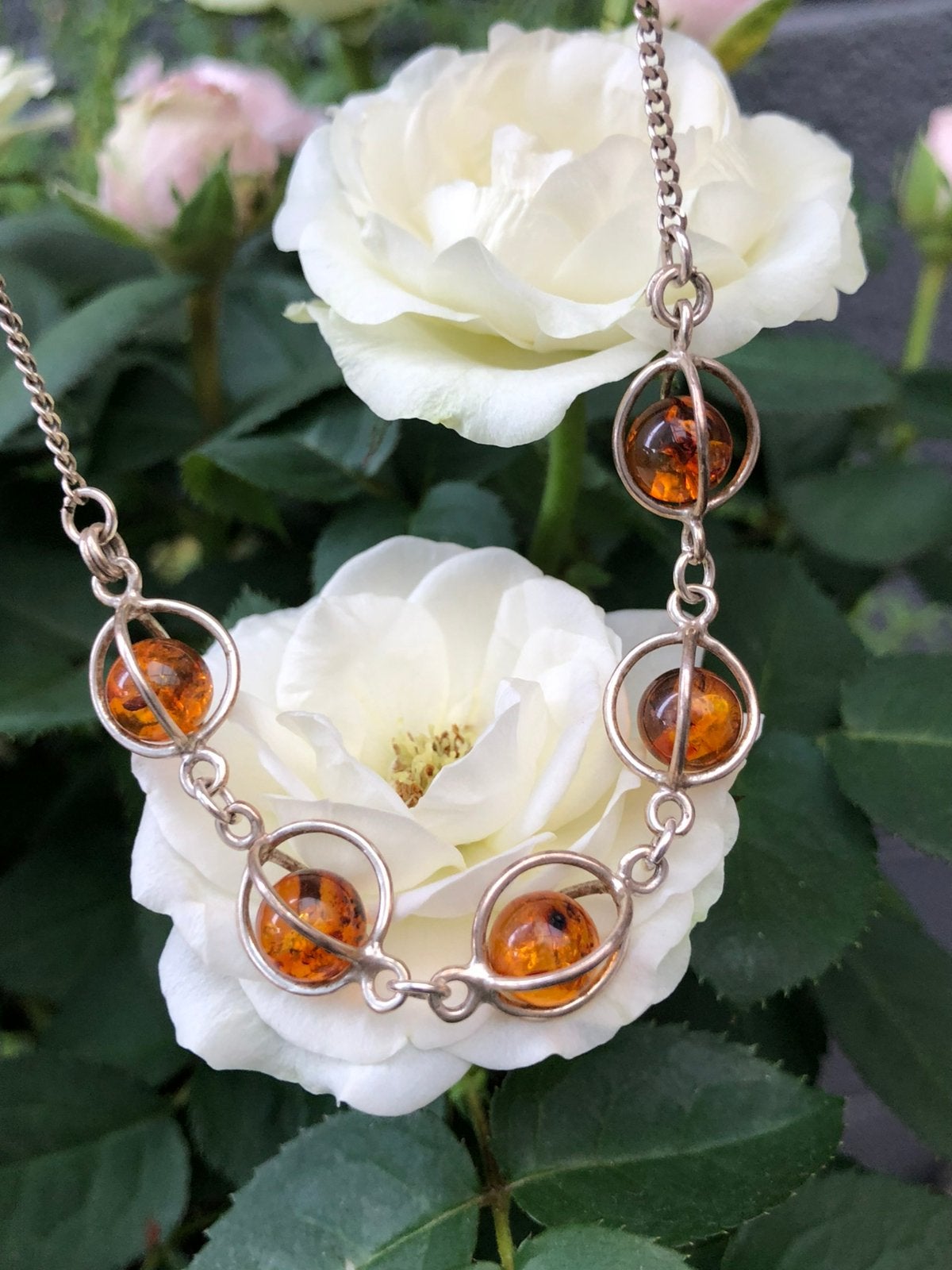Collier en argent avec ambre, Enlèvement ou Envoi, Comme neuf, Argent, Argent