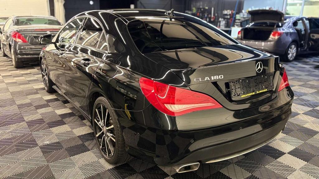Mercedes-Benz CLA 180 AUTOMATIQUE bj. 2015 163500km Euro 5, Auto's, Automaat, https://public.car-pass.be/vhr/f1d85305-0eee-466d-813b-3d971b326d62