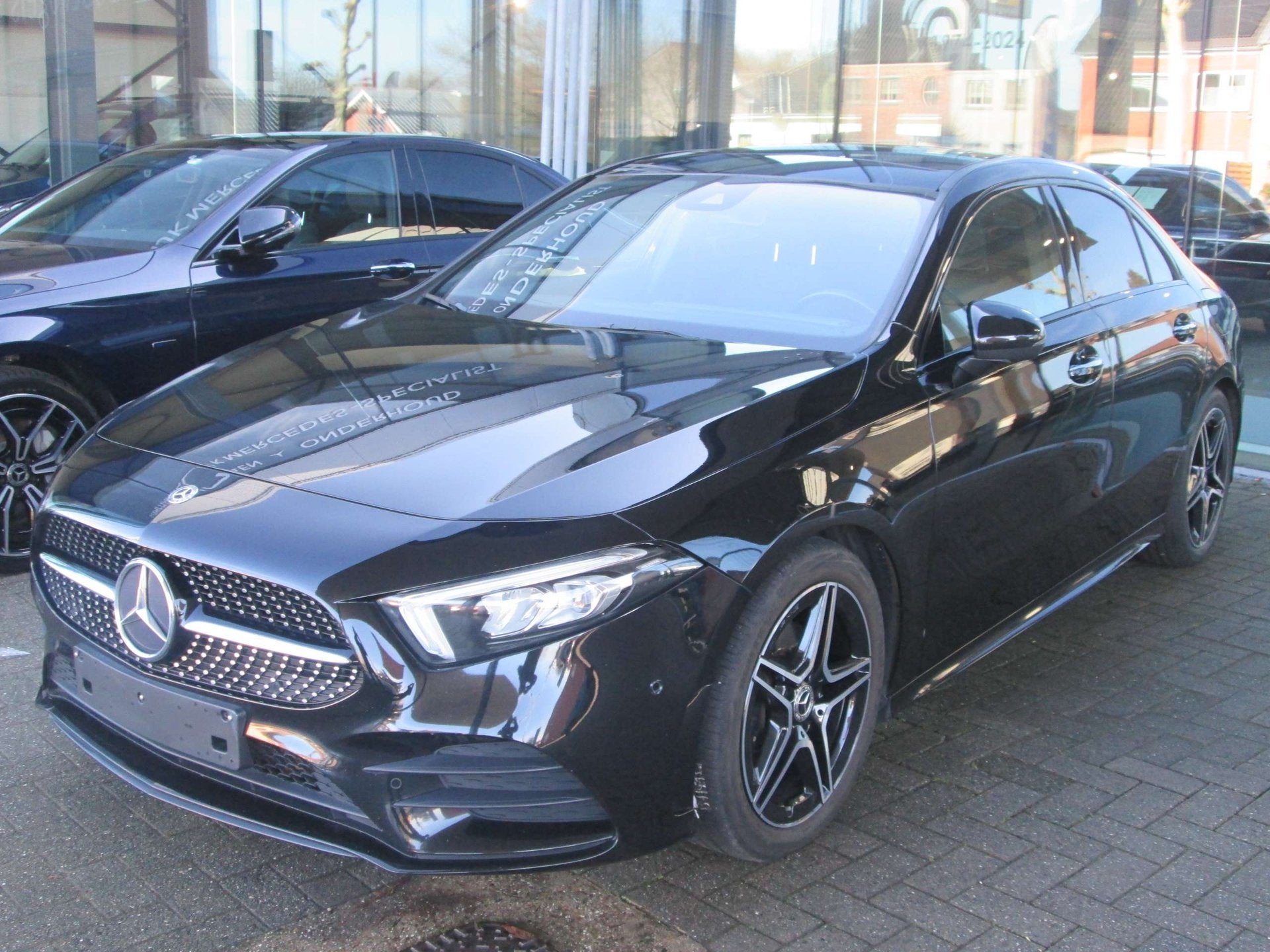 Mercedes-Benz A 200 BERLINE AMG PANO LEDER, Auto's, Mercedes-Benz, Automaat, 4 deurs, Gebruikt, 4 cilinders