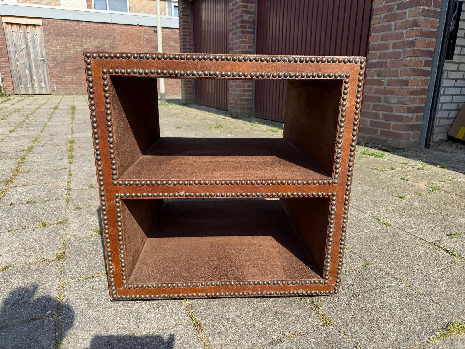 Flamant bijzettafel chesterfield, Huis en Inrichting, Tafels | Sidetables, Ophalen, Overige materialen, Gebruikt, 50 tot 100 cm