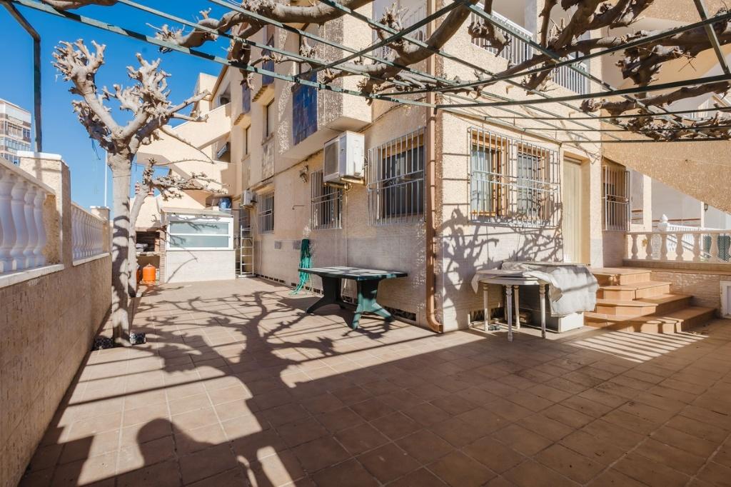 Gelijkvloers appartement bij het strand in La Mata, Immo, La Mata, Dorp, 75 m², Spanje