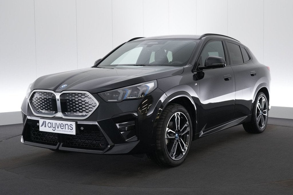 (2FJA591) BMW IX2, Auto's, BMW, Gebruikt, Zwart, 5 zetels, 5 deurs