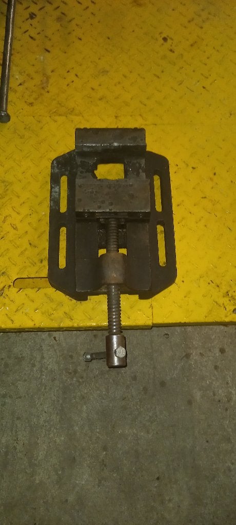 Gros etau pour perceuse à colonne, Enlèvement, Utilisé, Étau
