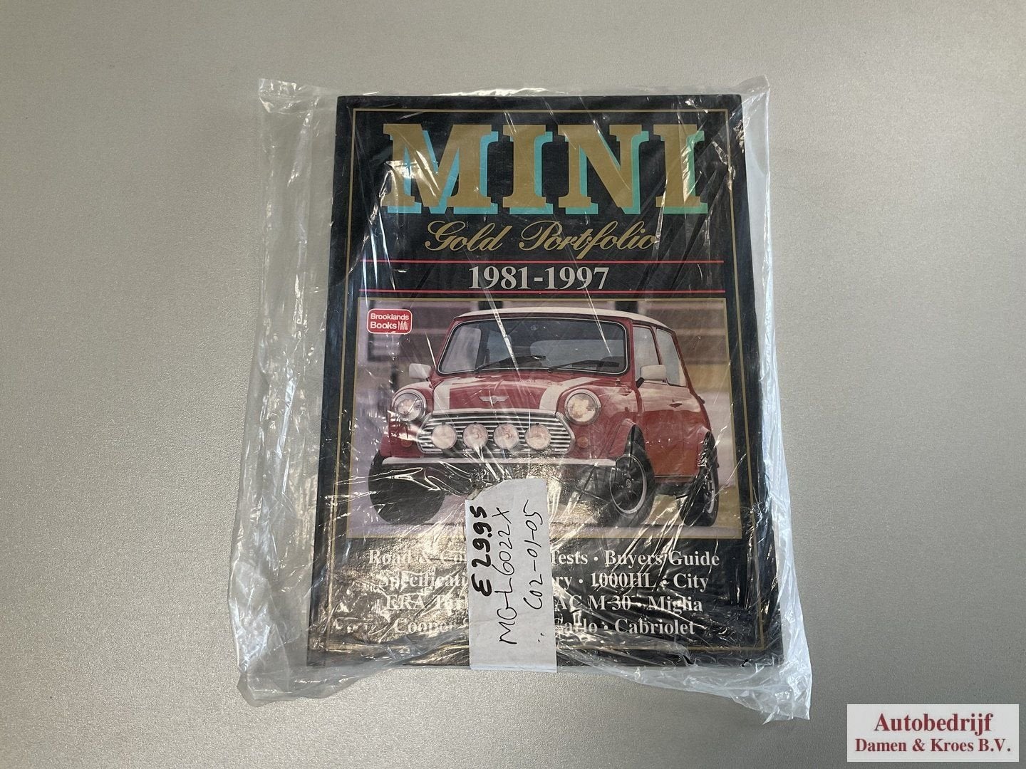 Mini Gold Portfolio 1981-1997 Brooklands Books MGL6022X isbn, Enlèvement ou Envoi