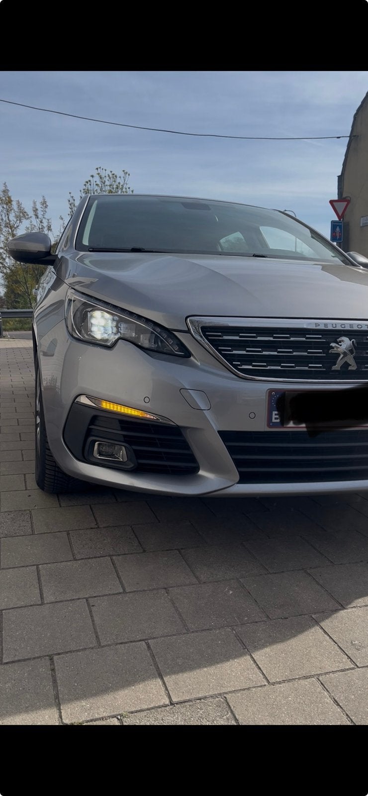 Peugeot 308 Allure 1.5 BlueHDi 130ch EAT8 Automatique —2019, Argent ou Gris, Achat, Euro 6, Entretenue par le concessionnaire