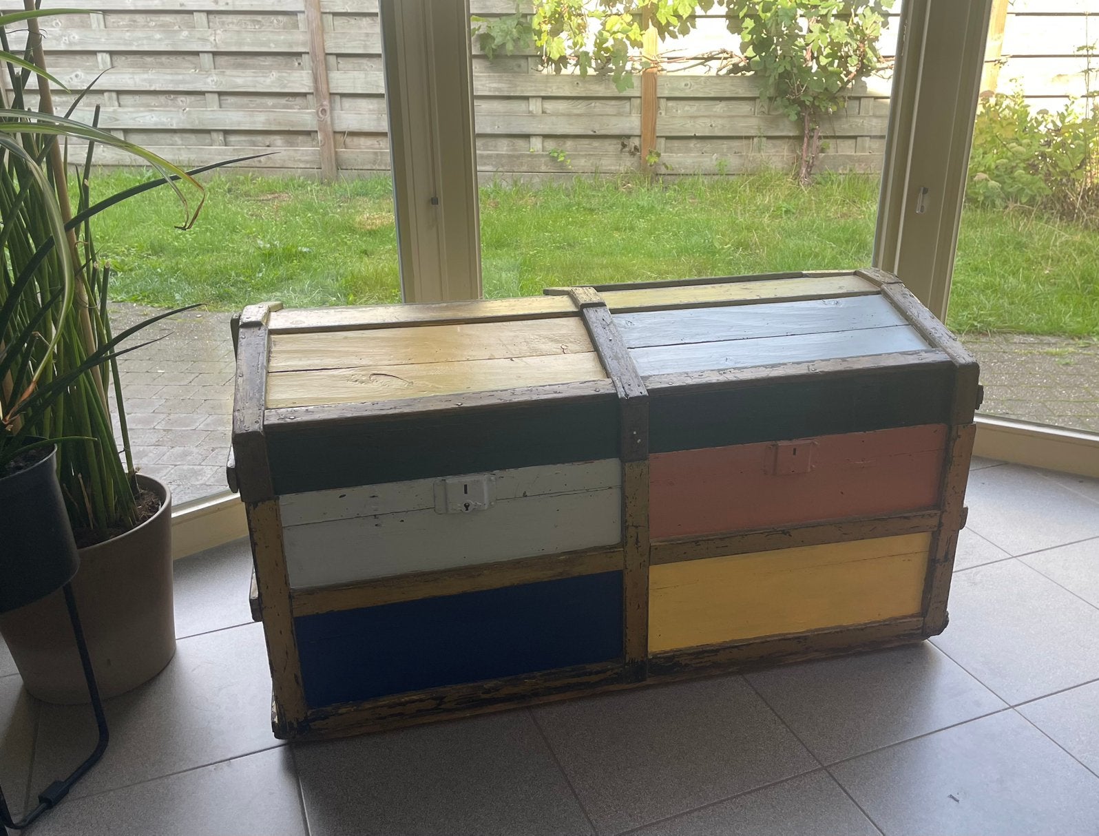Kleurige vintage (verkleed)koffer, Enlèvement, Utilisé