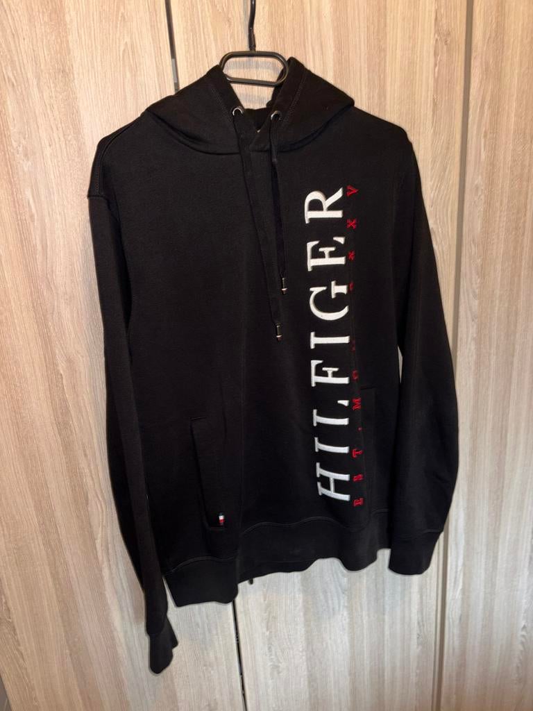 Pull tommy hilfinger, Enlèvement ou Envoi, Neuf, Taille 48/50 (M), Noir