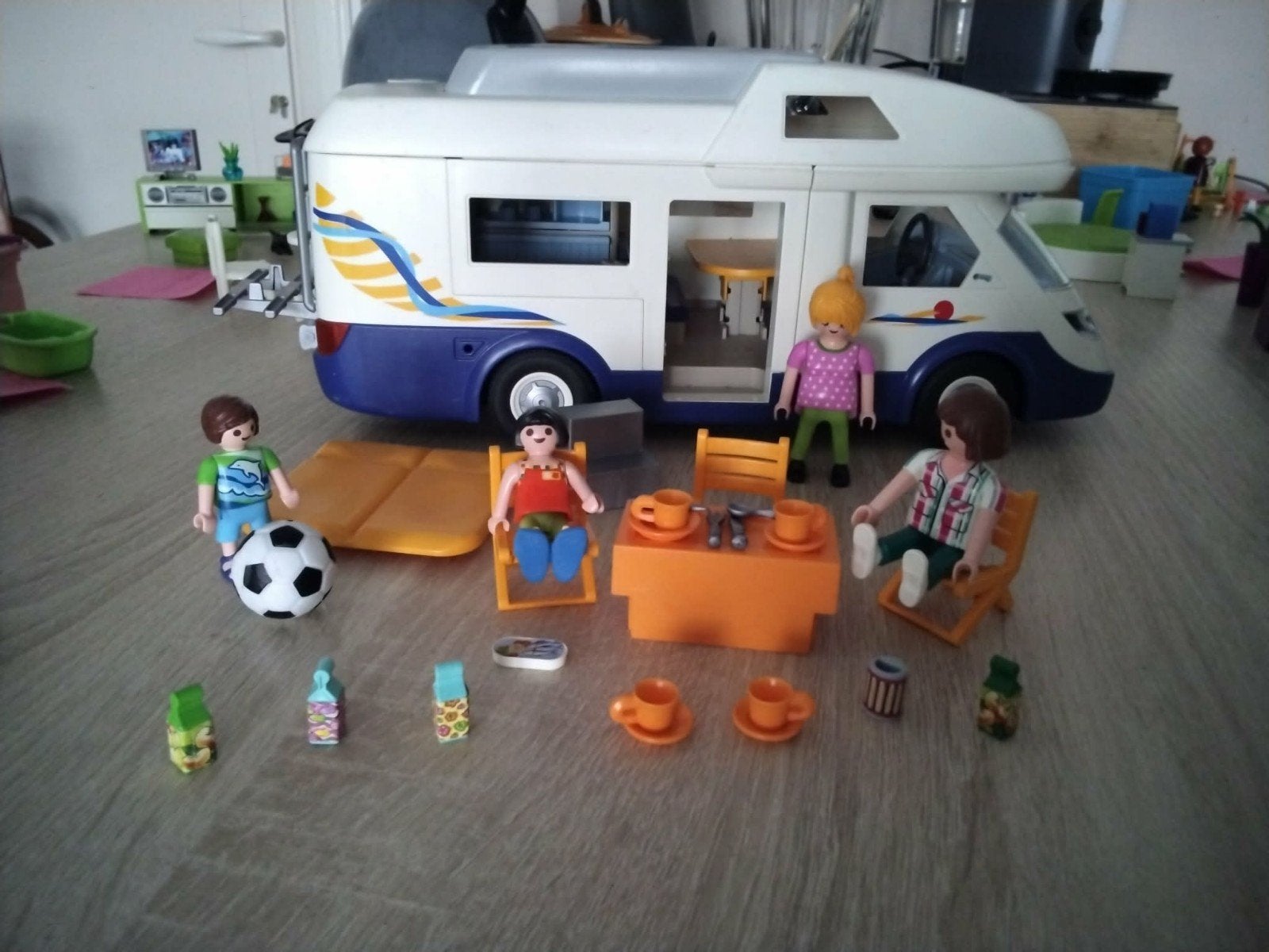 playmobil camping car et piscines, Enfants & Bébés, Jouets | Playmobil, Enlèvement