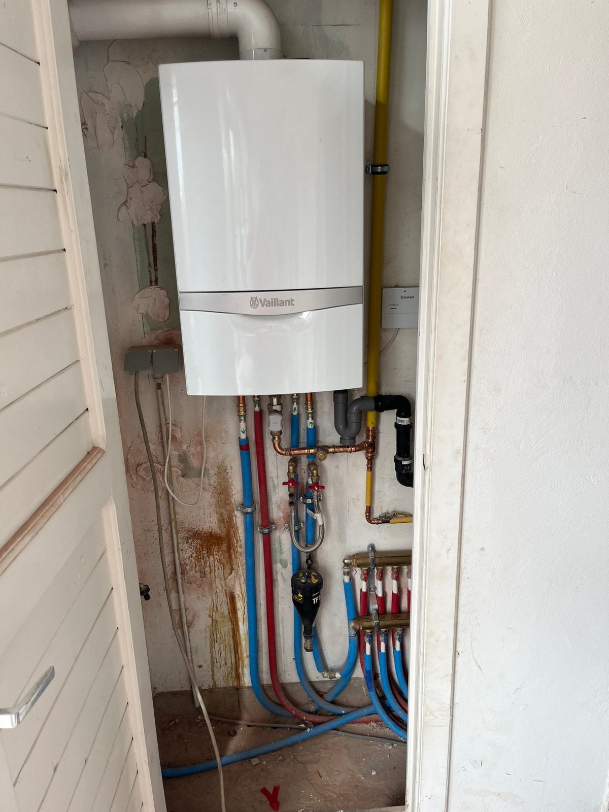 installation chauffage électricité plomberie sanitaire, Doe-het-zelf en Bouw, Overige Doe-Het-Zelf en Bouw, Ophalen of Verzenden