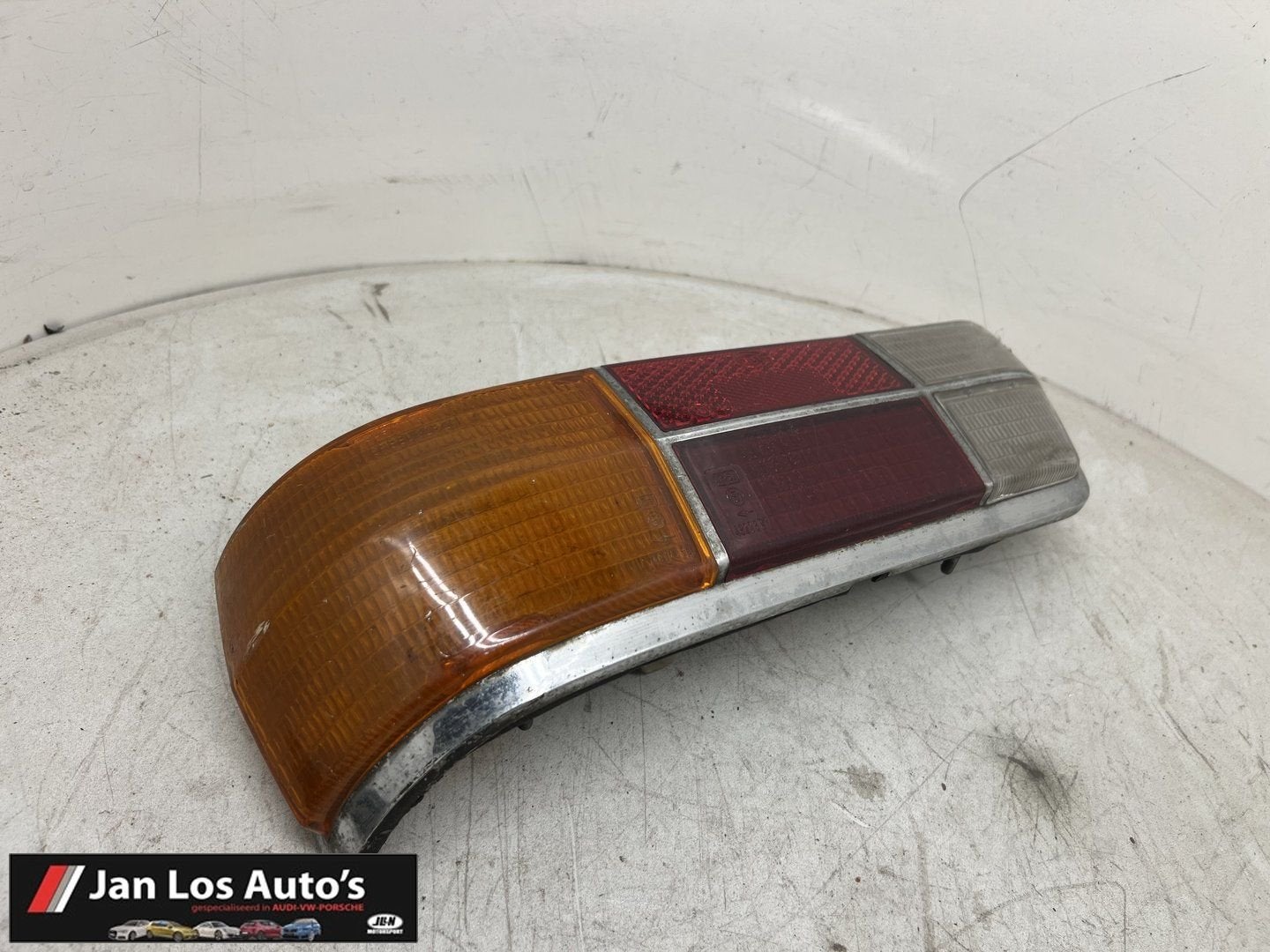 Audi 100 C1 achterlicht links, -, Origine de la pièce connue, Audi, Utilisé