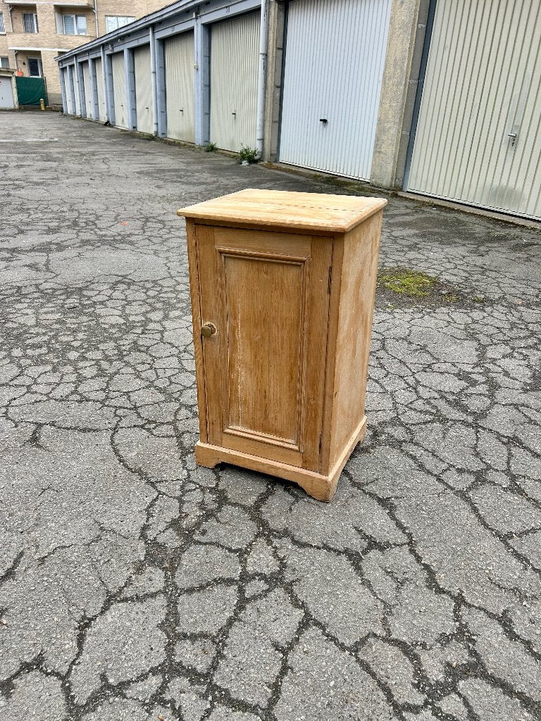 Ancien petit meuble en pin, Enlèvement