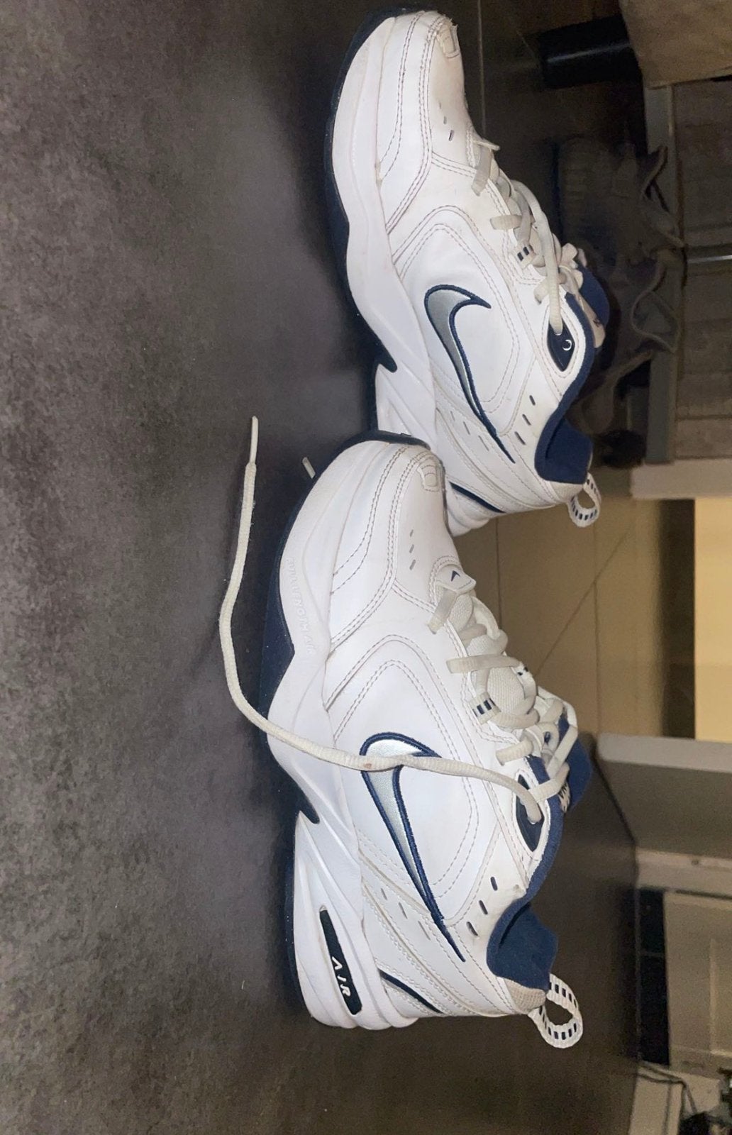 Nike air monarch schoenen, Ophalen, Zo goed als nieuw, Wit, Sportschoenen
