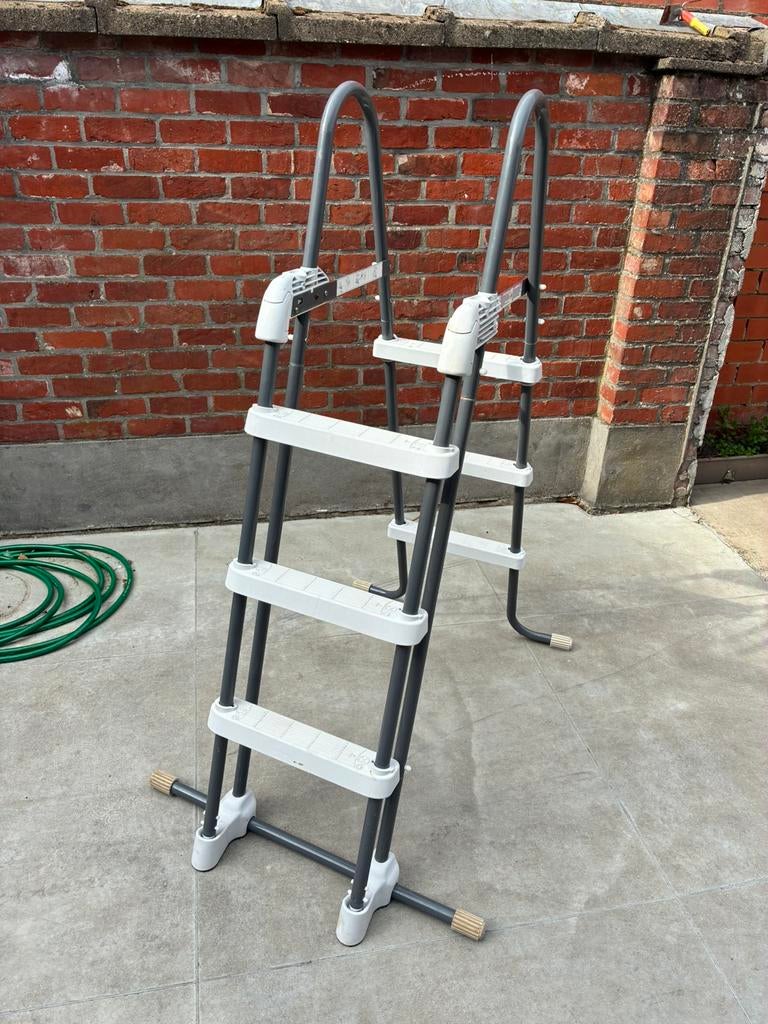 Intex ladder, Tuin en Terras, Ophalen, Gebruikt, Ladder