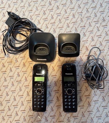 Draadloze digitale telefoon Panasonic met 3 handsets, Telecommunicatie, Vaste telefoons | Handsets en Draadloos, Ophalen, Zo goed als nieuw