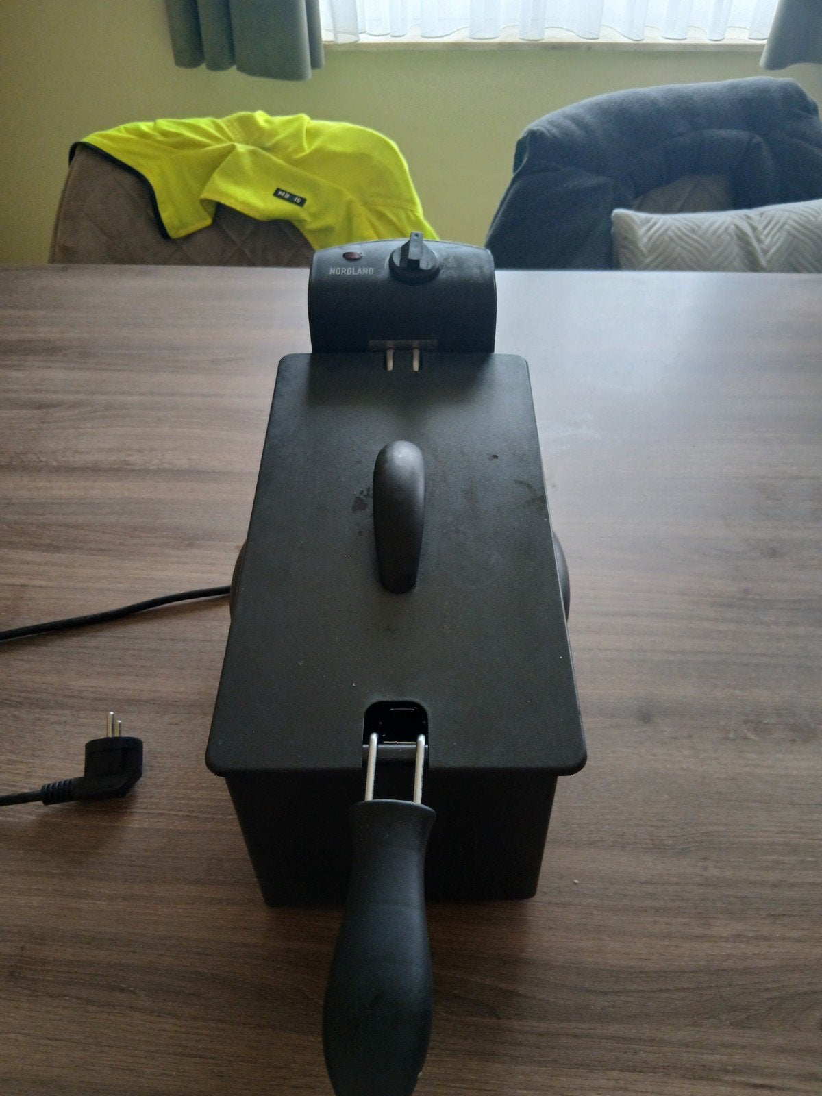 Frietketel gebruikt maar zo goed als nieuw, Elektronische apparatuur, Frituurpannen, 1 tot 2 liter, Ophalen, Gebruikt, Uitneembare binnenpan