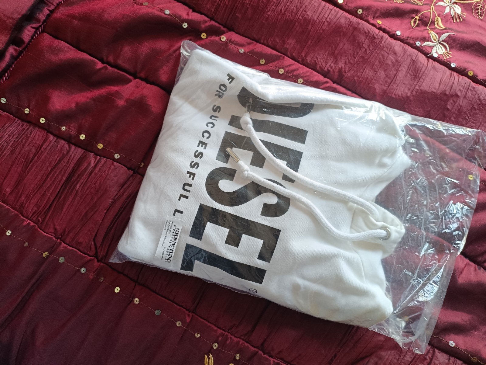 Sweat XS, Enlèvement