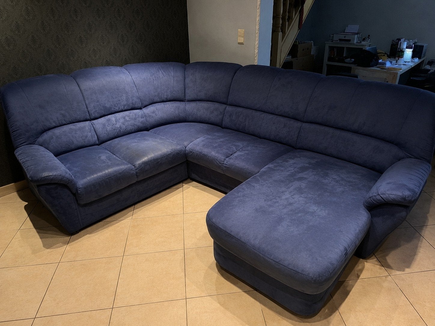 Ruime donkerblauwe hoekzetel te koop!, Banc d'angle, Quatre personnes ou plus, Enlèvement, Utilisé
