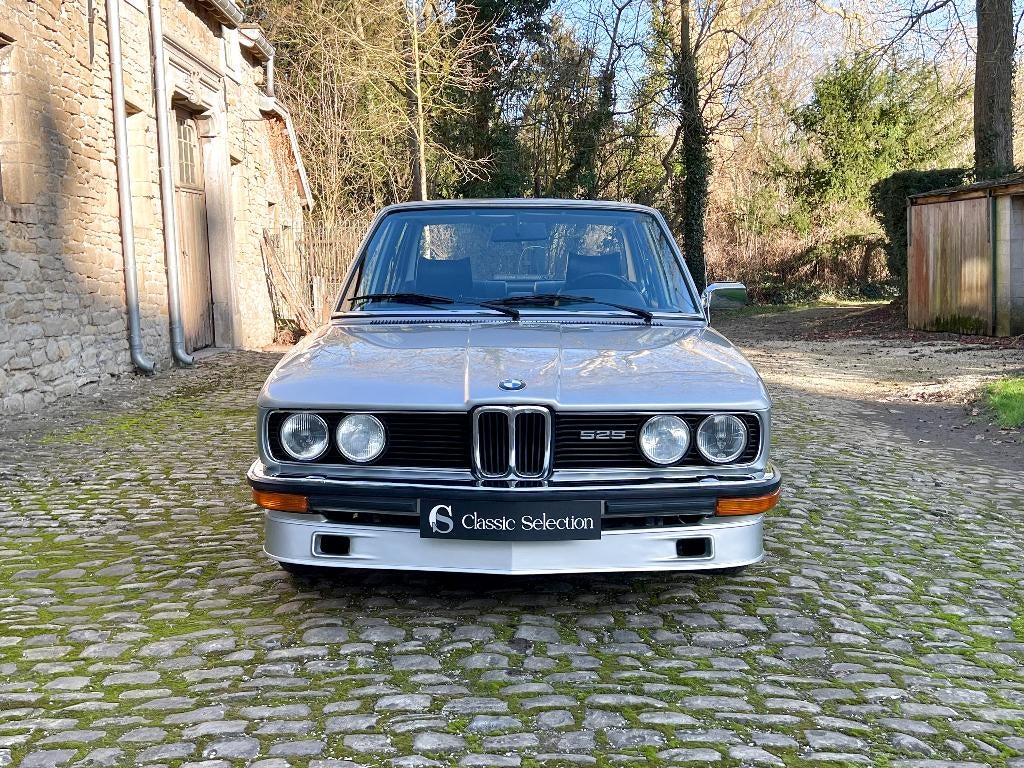Bmw 525 e12 ** 1er propriétaire | 116200km, Autos, Argent ou Gris, Achat, Entreprise, Boîte manuelle