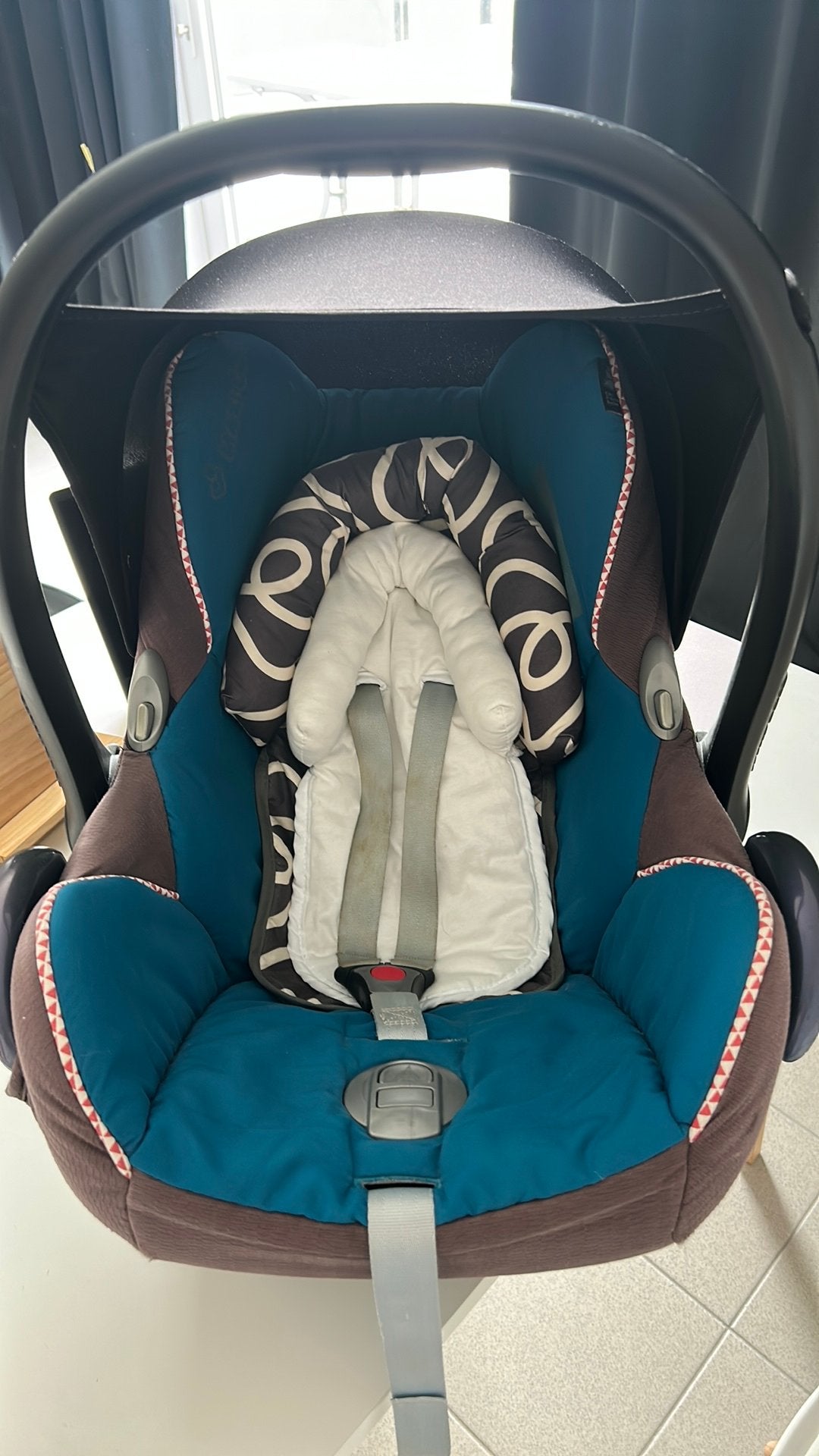 Maxi-cosi met verkleiner, Kinderen en Baby's, Autostoeltjes, Ophalen, Zo goed als nieuw, Maxi-Cosi
