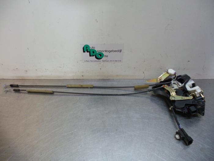 Deurslot Mechaniek 4Deurs rechts-voor van een Mitsubishi Gra, Gebruikt, -, -, Ophalen of Verzenden