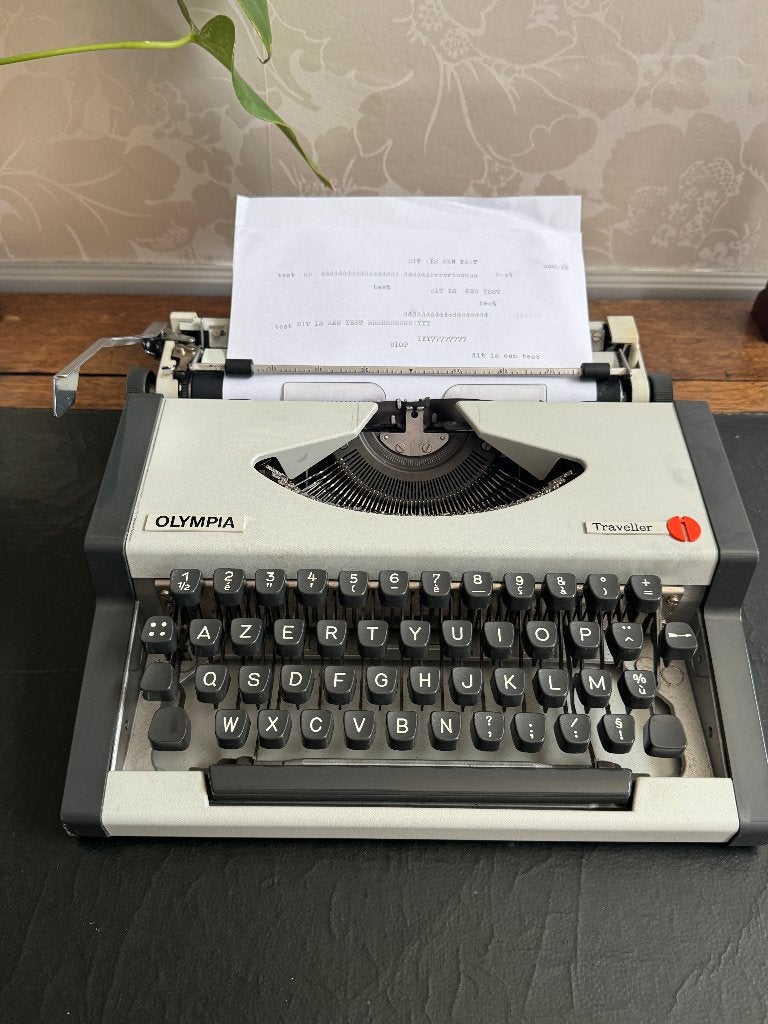 Machine à écrire OLYMPIA Traveller - 1972, Enlèvement ou Envoi